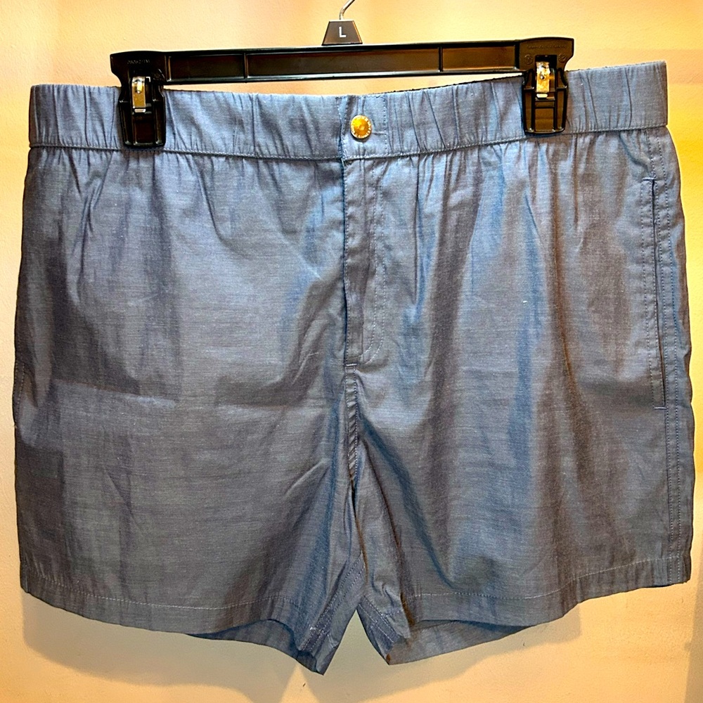 Solid & Stripped hybrid shorts. L size light blue color.